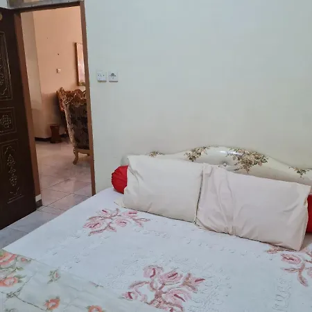 Villa Bukit Zaitun Puncak Redpartner-2
