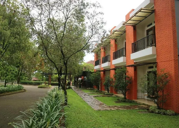 Villa Bukit Pinus Bogor
